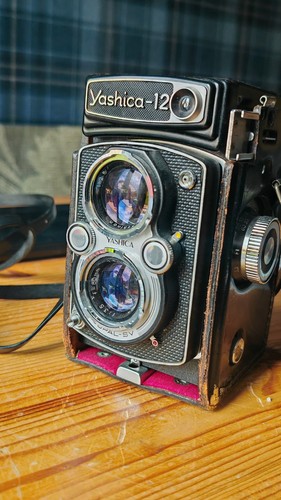 Yashica medium format - 12,