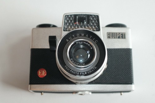 Fujipet rare medium format - ee,